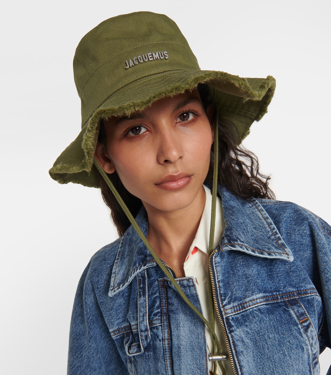 cappello-jacquemus-640zxm-1.jpg