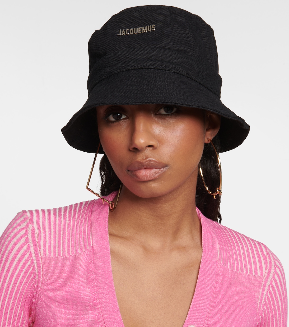 jacquemus-cappello-676fkl-1.jpg